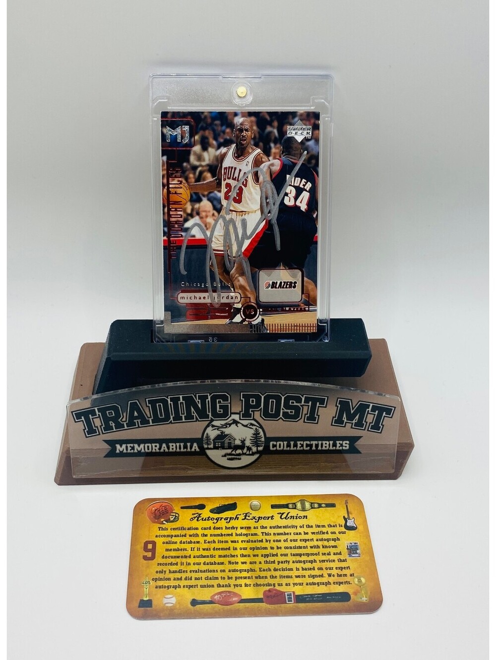 Michael Jordan Signed Card With COA (121174) (Bulls)